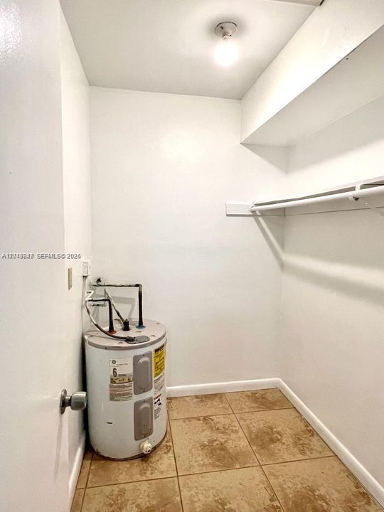 For Rent: $1,675 (1 beds, 1 baths, 1025 Square Feet)