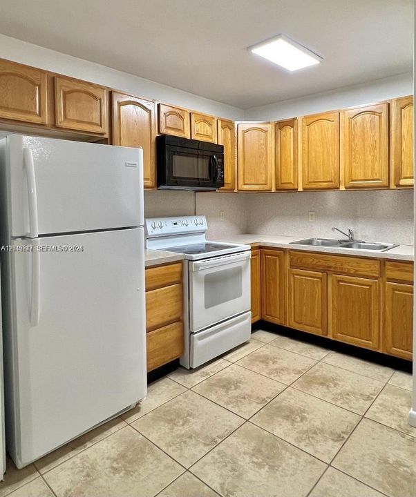 For Rent: $1,675 (1 beds, 1 baths, 1025 Square Feet)