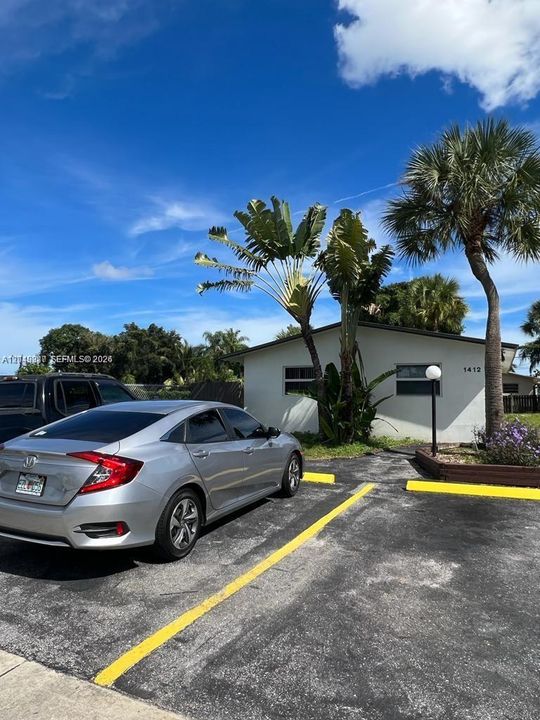 For Rent: $1,675 (1 beds, 1 baths, 1025 Square Feet)