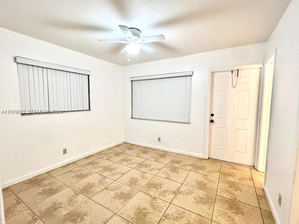 For Rent: $1,675 (1 beds, 1 baths, 1025 Square Feet)