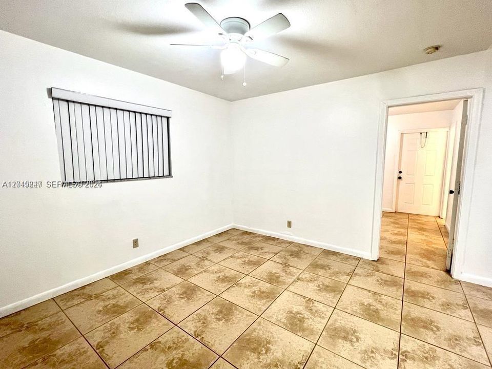 For Rent: $1,675 (1 beds, 1 baths, 1025 Square Feet)