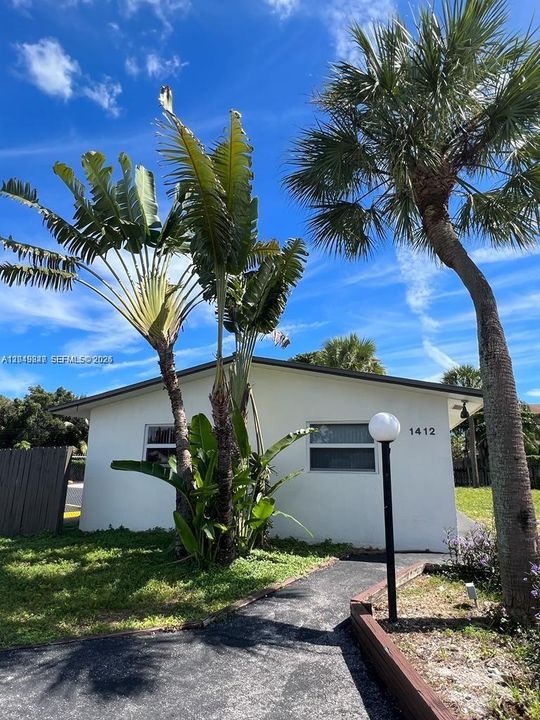 For Rent: $1,675 (1 beds, 1 baths, 1025 Square Feet)
