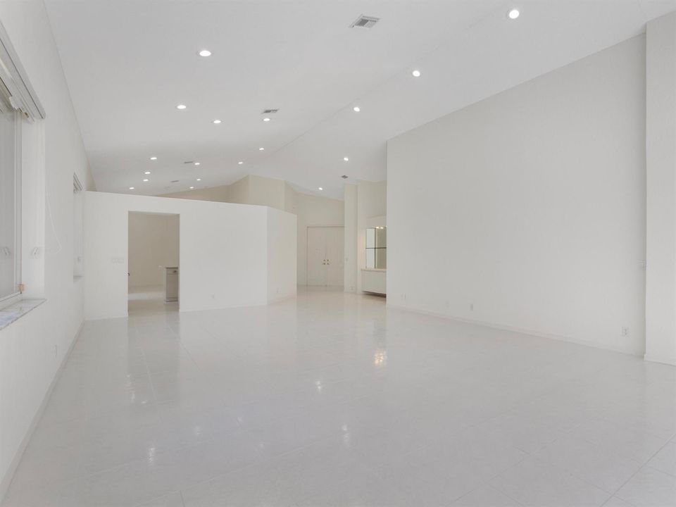 Family Living Foyer