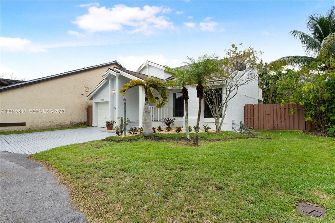 For Rent: $3,500 (3 beds, 2 baths, 1414 Square Feet)