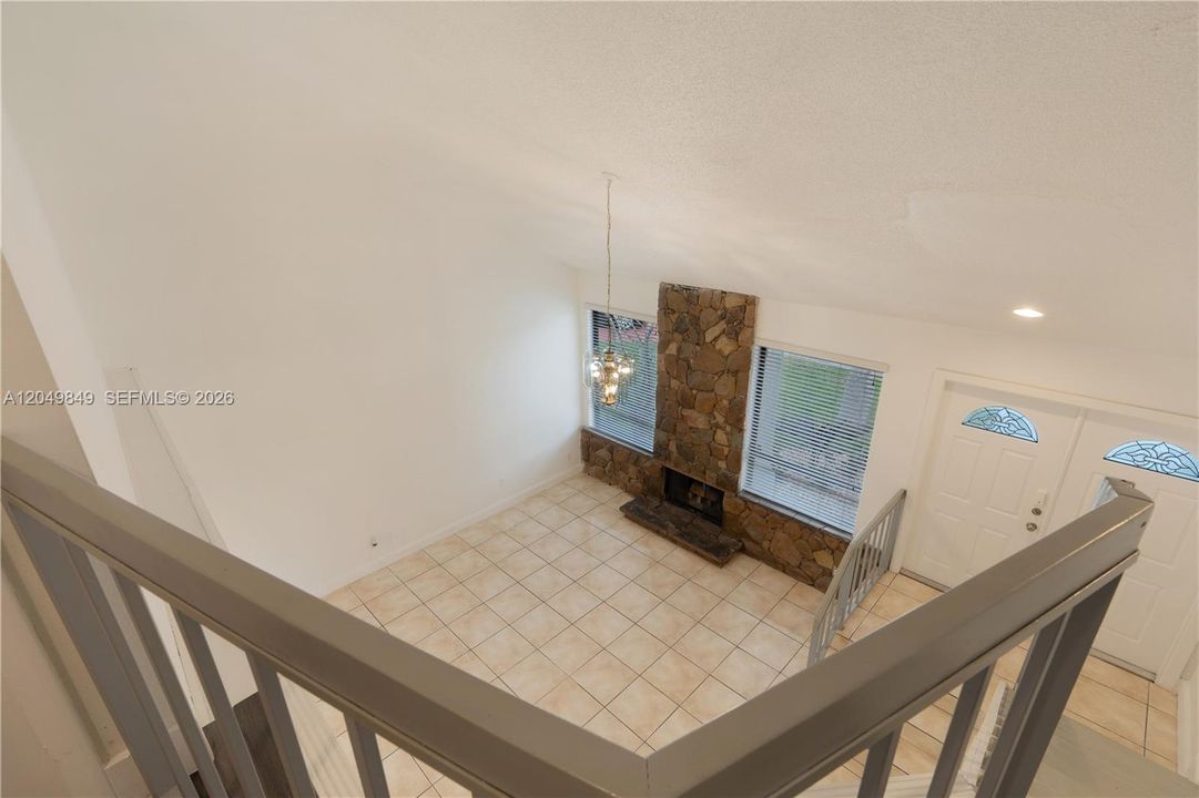 For Rent: $3,500 (3 beds, 2 baths, 1414 Square Feet)