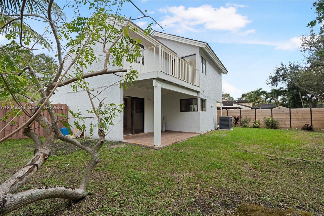 For Rent: $3,500 (3 beds, 2 baths, 1414 Square Feet)