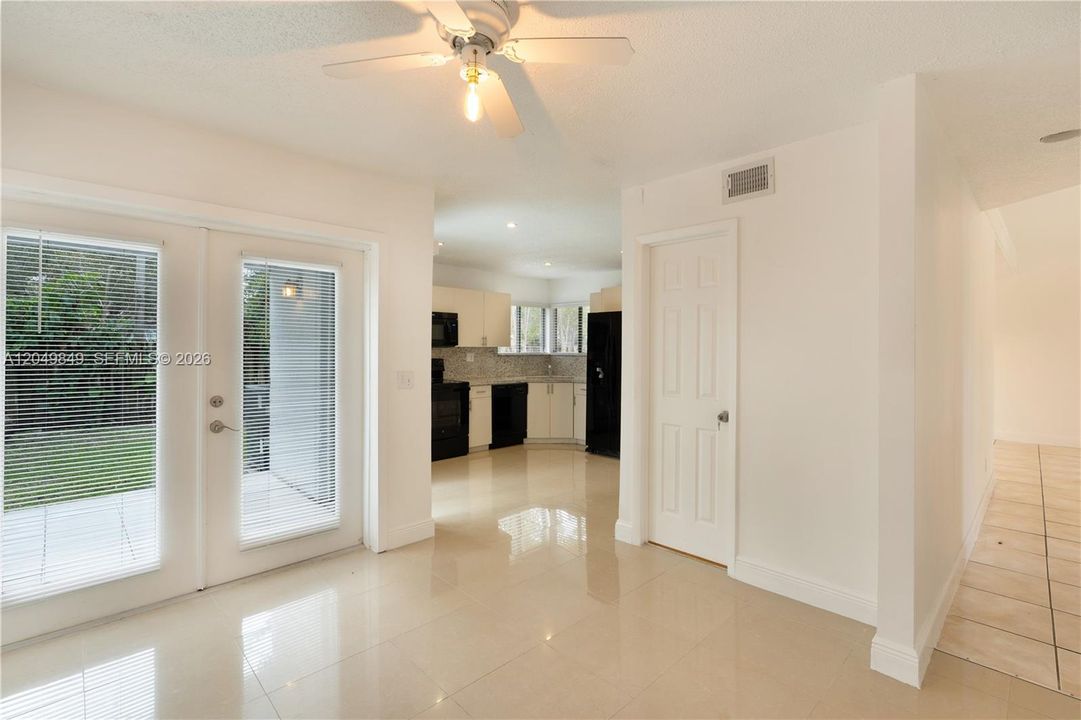 For Rent: $3,500 (3 beds, 2 baths, 1414 Square Feet)