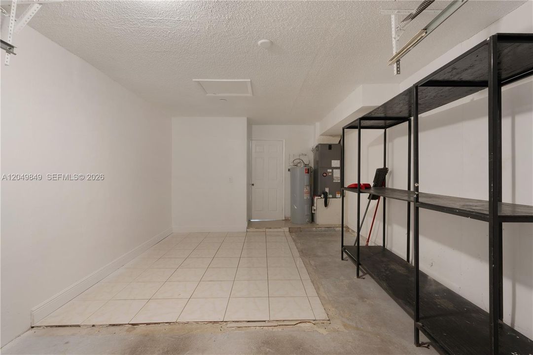 For Rent: $3,500 (3 beds, 2 baths, 1414 Square Feet)
