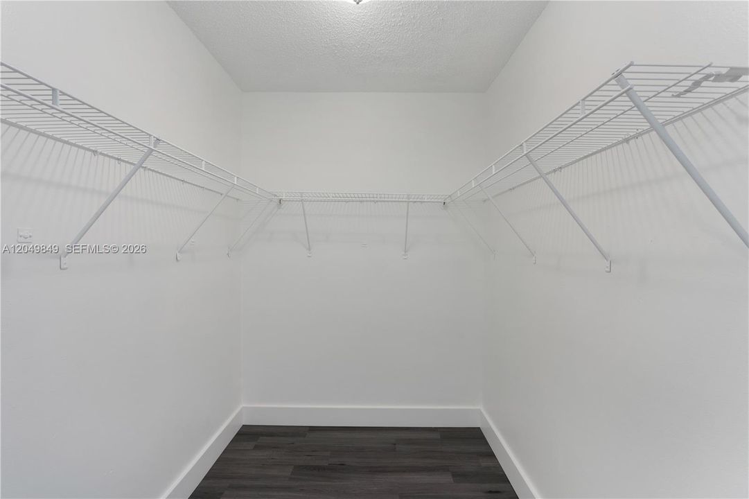 For Rent: $3,500 (3 beds, 2 baths, 1414 Square Feet)