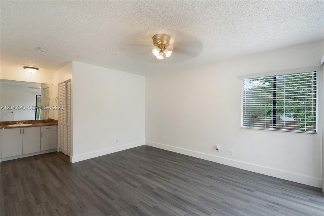 For Rent: $3,500 (3 beds, 2 baths, 1414 Square Feet)