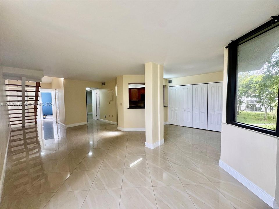 For Rent: $2,450 (3 beds, 2 baths, 1346 Square Feet)
