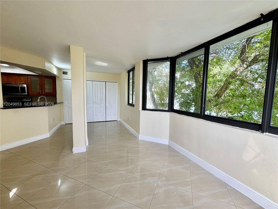 For Rent: $2,450 (3 beds, 2 baths, 1346 Square Feet)