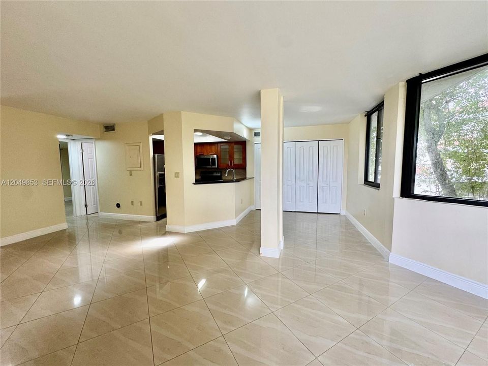 For Rent: $2,450 (3 beds, 2 baths, 1346 Square Feet)