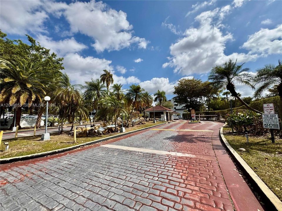For Rent: $2,450 (3 beds, 2 baths, 1346 Square Feet)