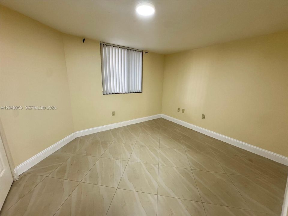 For Rent: $2,450 (3 beds, 2 baths, 1346 Square Feet)