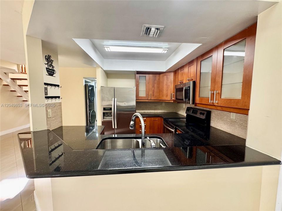 For Rent: $2,450 (3 beds, 2 baths, 1346 Square Feet)