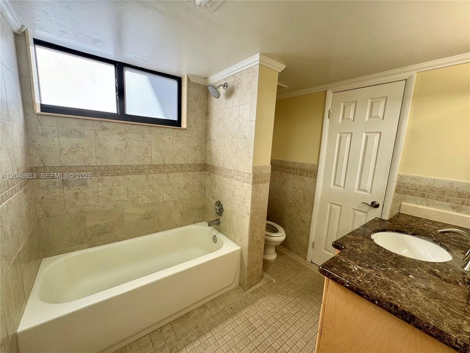 For Rent: $2,450 (3 beds, 2 baths, 1346 Square Feet)