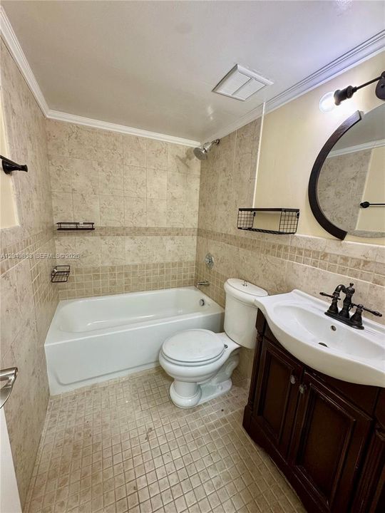 For Rent: $2,450 (3 beds, 2 baths, 1346 Square Feet)
