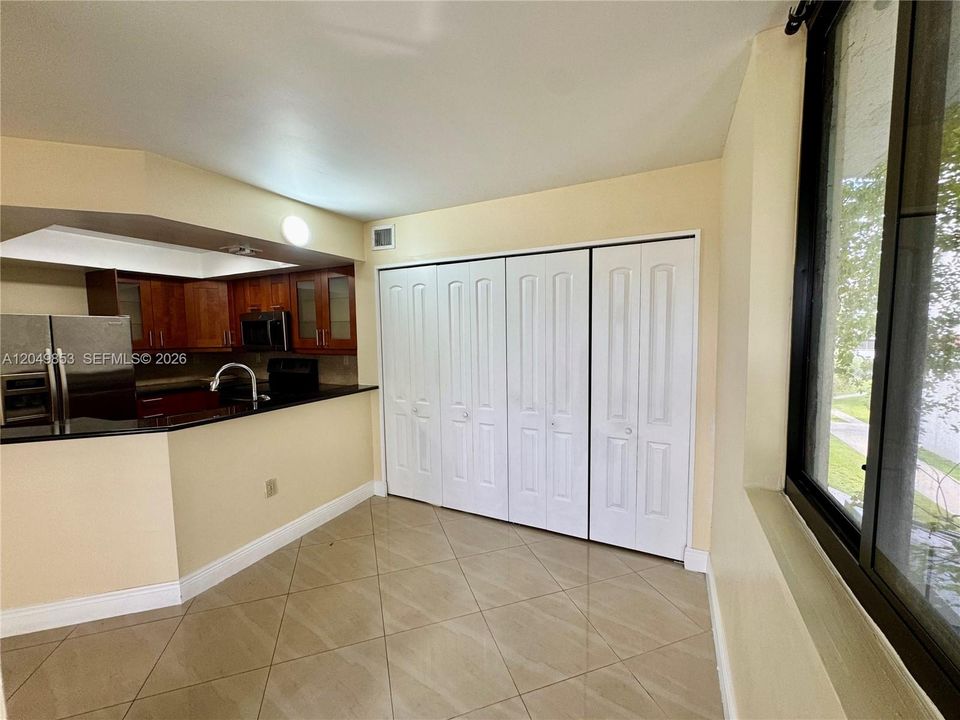 For Rent: $2,450 (3 beds, 2 baths, 1346 Square Feet)