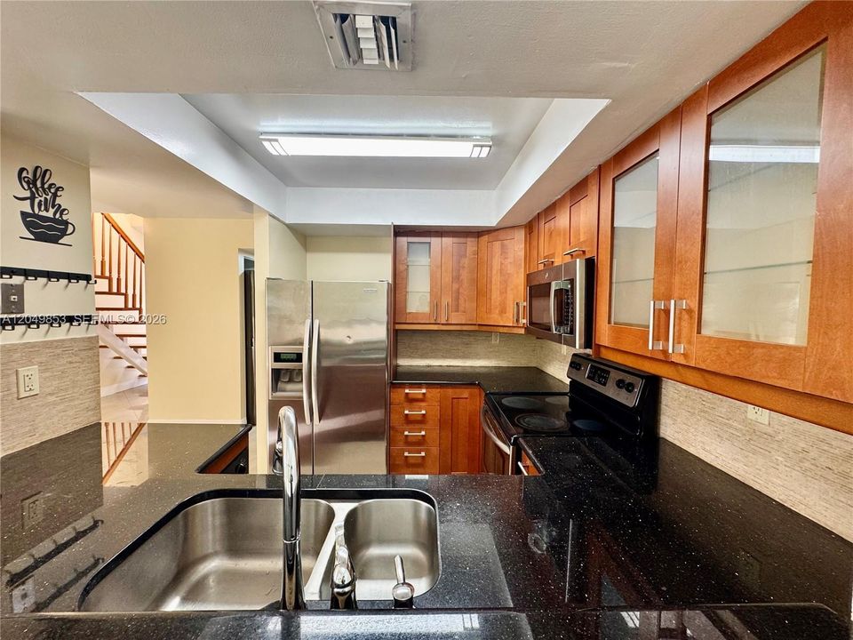 For Rent: $2,450 (3 beds, 2 baths, 1346 Square Feet)