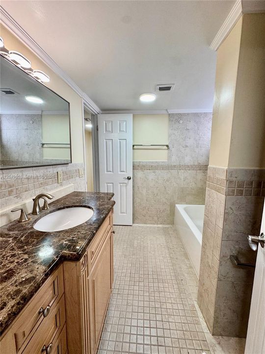 For Rent: $2,450 (3 beds, 2 baths, 1346 Square Feet)