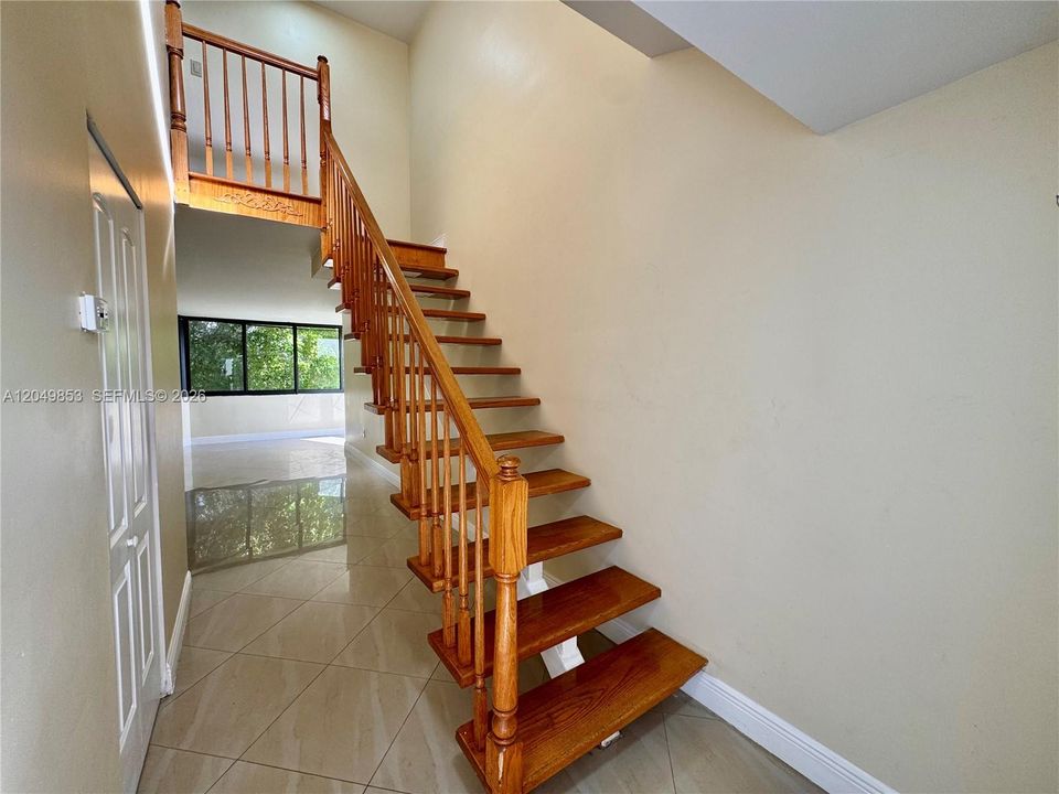 For Rent: $2,450 (3 beds, 2 baths, 1346 Square Feet)