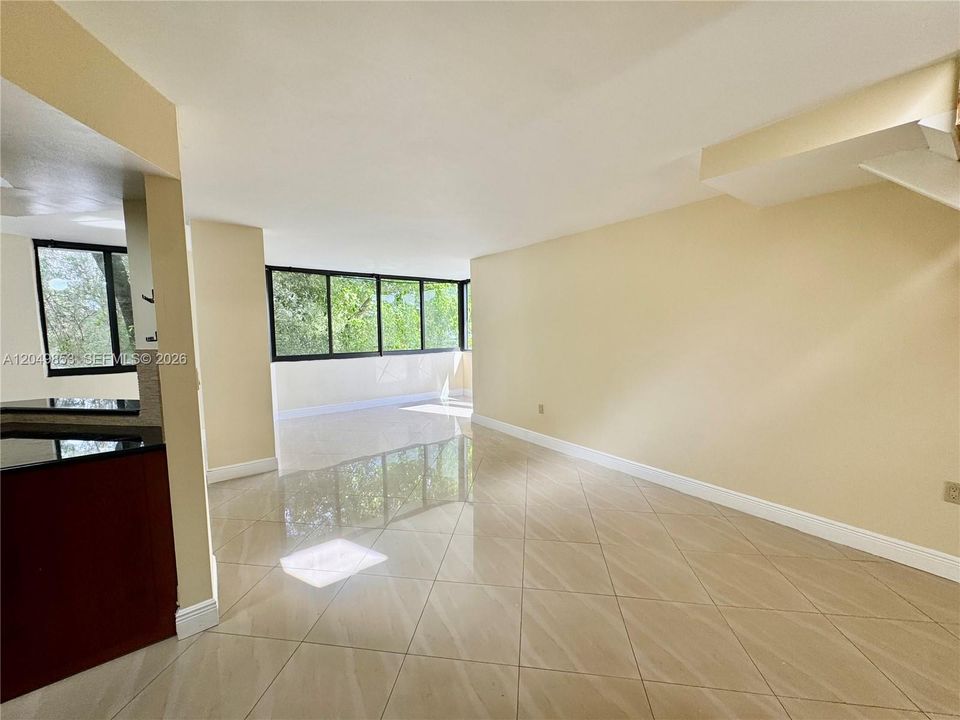 For Rent: $2,450 (3 beds, 2 baths, 1346 Square Feet)