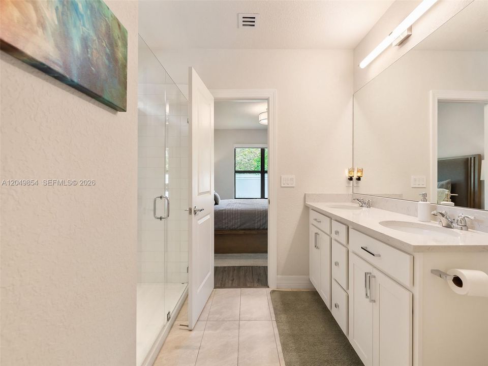 En Venta: $569,000 (3 camas, 2 baños, 1647 Pies cuadrados)