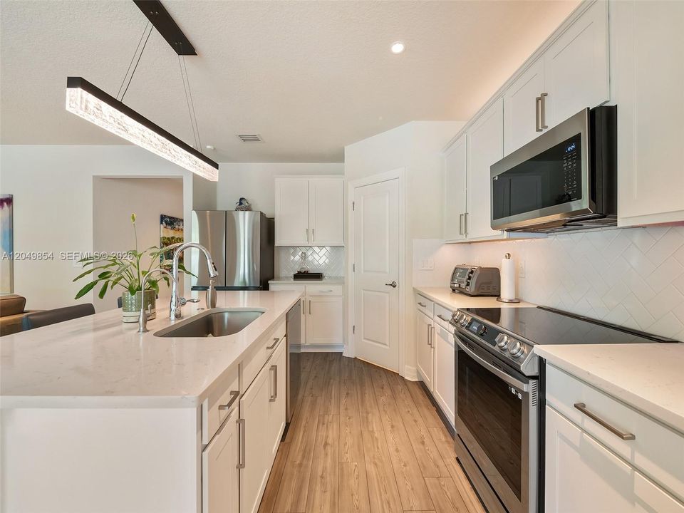 En Venta: $569,000 (3 camas, 2 baños, 1647 Pies cuadrados)
