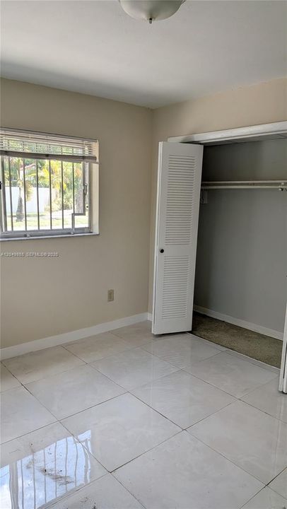 For Rent: $1,700 (1 beds, 1 baths, 700 Square Feet)