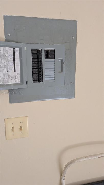 For Rent: $1,700 (1 beds, 1 baths, 700 Square Feet)