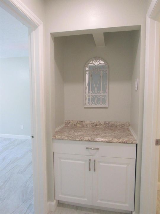 35-4br-hall