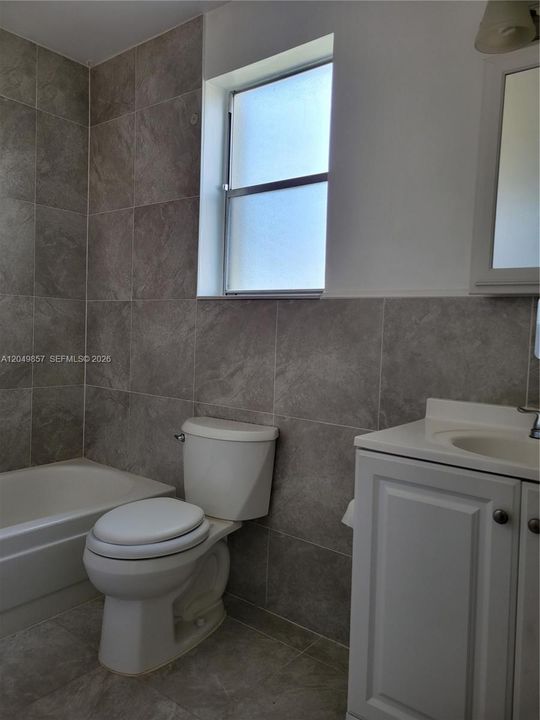 For Rent: $1,650 (1 beds, 1 baths, 640 Square Feet)