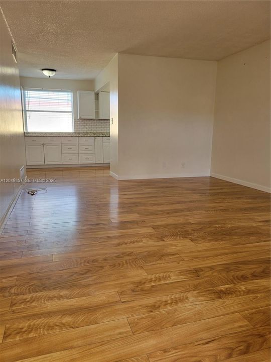 For Rent: $1,650 (1 beds, 1 baths, 640 Square Feet)
