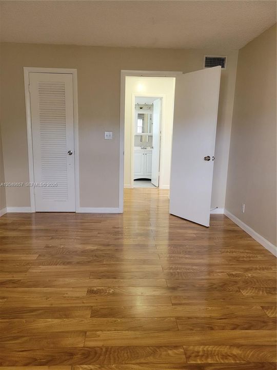 For Rent: $1,650 (1 beds, 1 baths, 640 Square Feet)