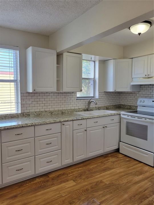 For Rent: $1,650 (1 beds, 1 baths, 640 Square Feet)