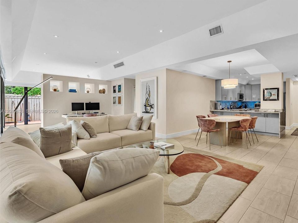 For Sale: $1,795,000 (3 beds, 2 baths, 1587 Square Feet)