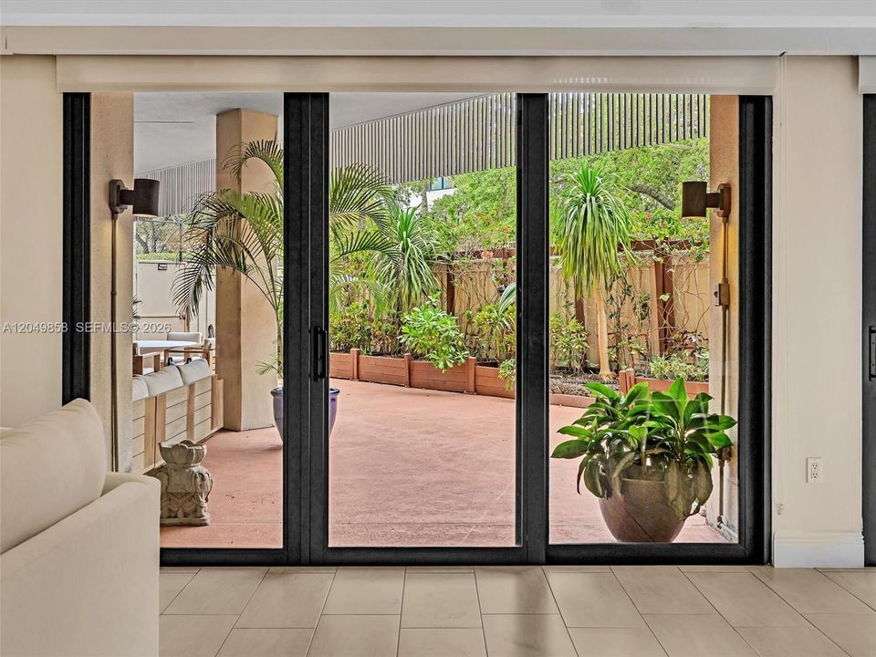 For Sale: $1,795,000 (3 beds, 2 baths, 1587 Square Feet)