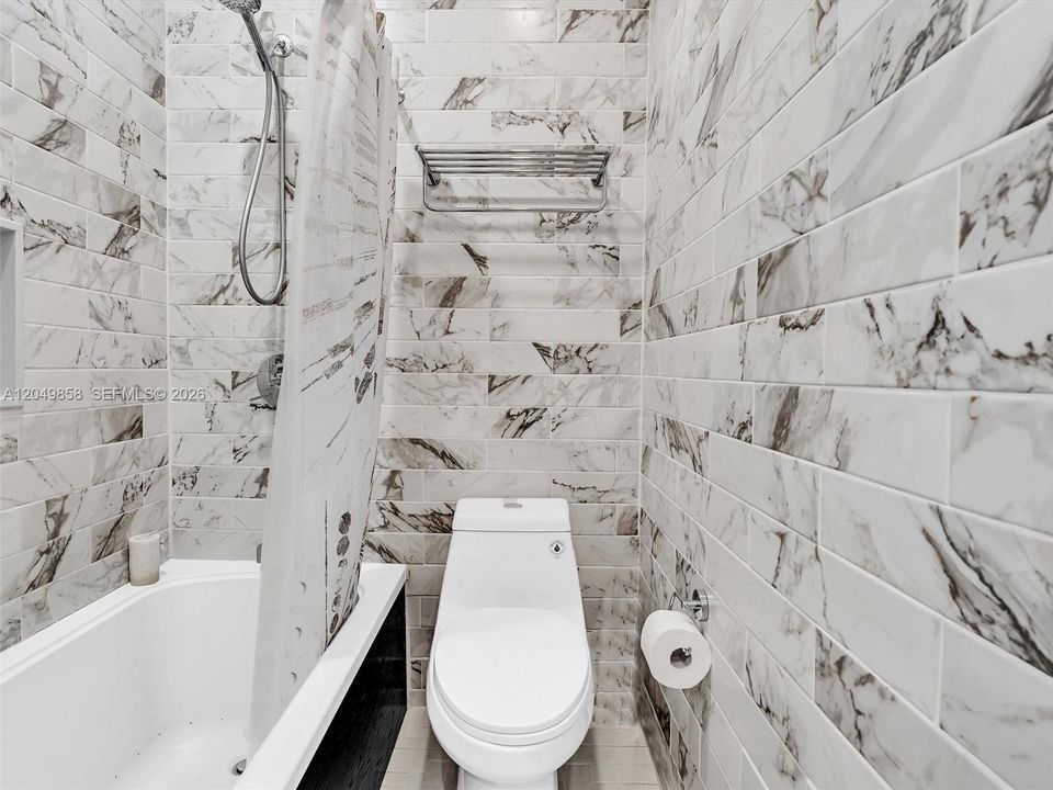 For Sale: $1,795,000 (3 beds, 2 baths, 1587 Square Feet)