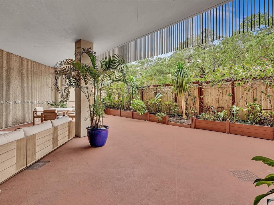 For Sale: $1,795,000 (3 beds, 2 baths, 1587 Square Feet)