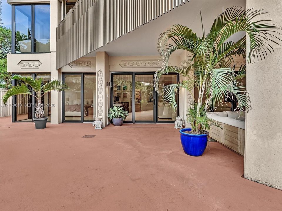 For Sale: $1,795,000 (3 beds, 2 baths, 1587 Square Feet)