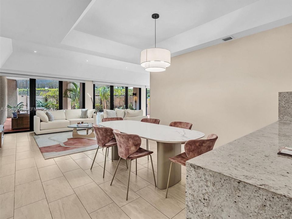 For Sale: $1,795,000 (3 beds, 2 baths, 1587 Square Feet)