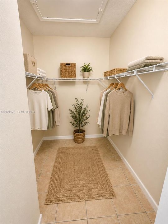 For Rent: $2,100 (3 beds, 2 baths, 1302 Square Feet)