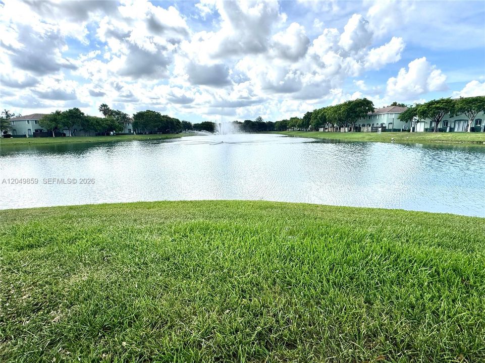 For Rent: $2,100 (3 beds, 2 baths, 1302 Square Feet)