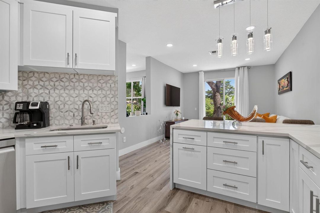 28-web-or-mls-9736-3666