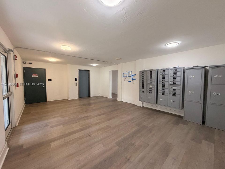 For Rent: $1,800 (1 beds, 1 baths, 750 Square Feet)