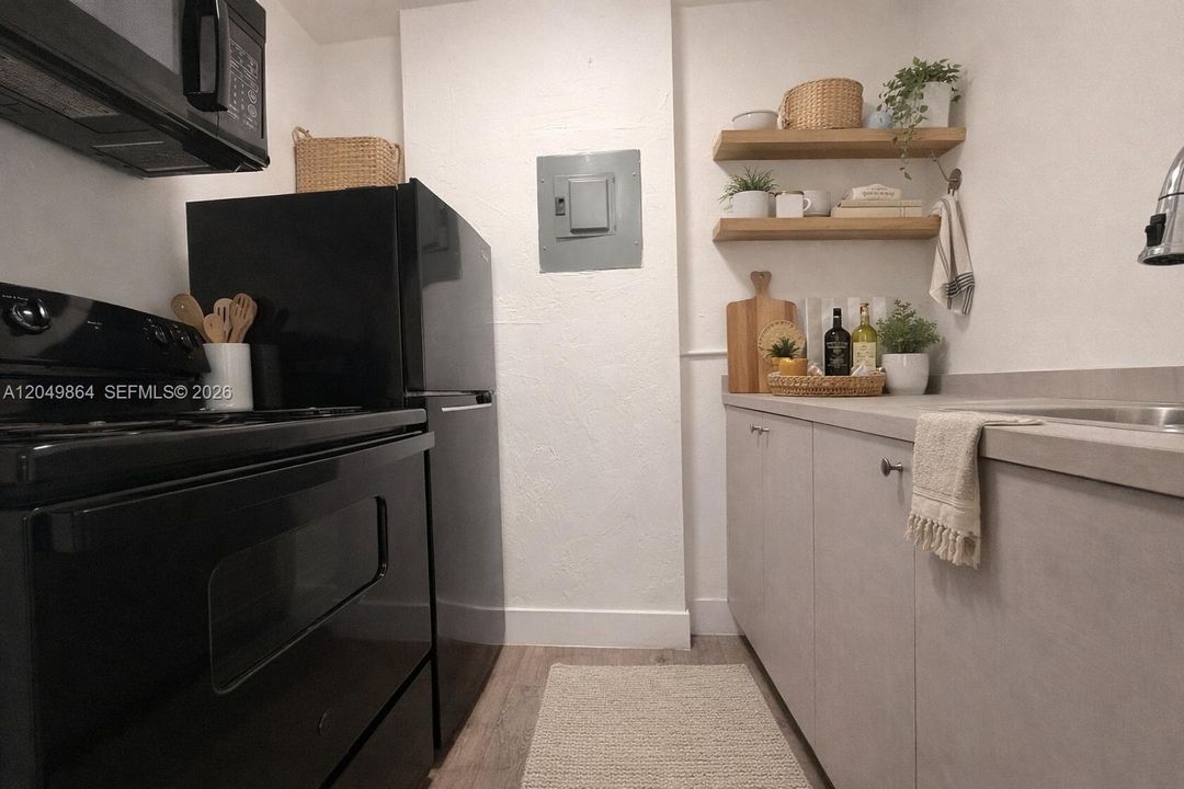 For Rent: $1,800 (1 beds, 1 baths, 750 Square Feet)