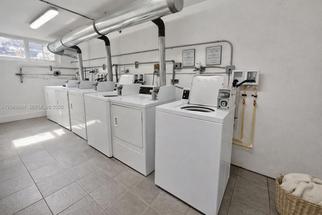 For Rent: $1,800 (1 beds, 1 baths, 750 Square Feet)