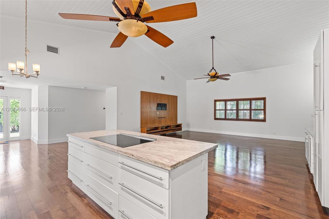 For Sale: $1,125,000 (3 beds, 2 baths, 2351 Square Feet)