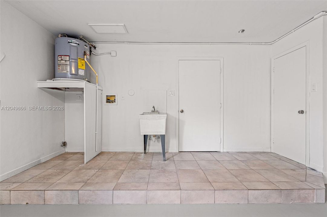 For Sale: $1,125,000 (3 beds, 2 baths, 2351 Square Feet)